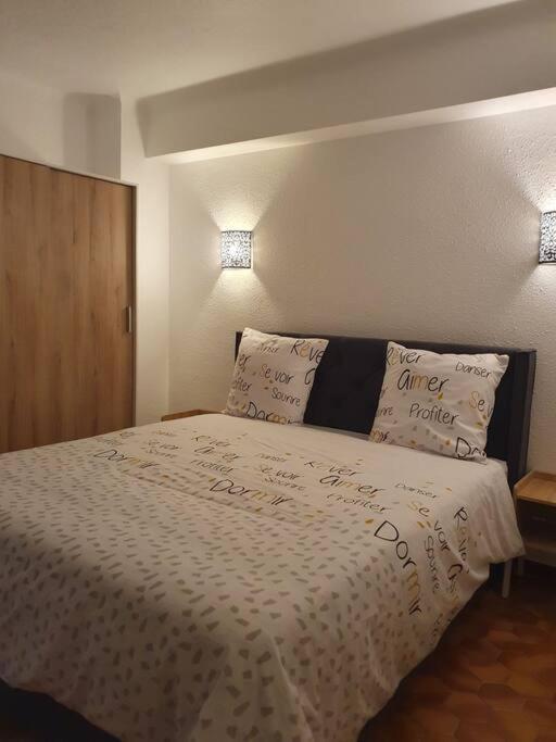 Appartement F3 Meuble Et Equipe Saint-Cyprien  Eksteriør billede