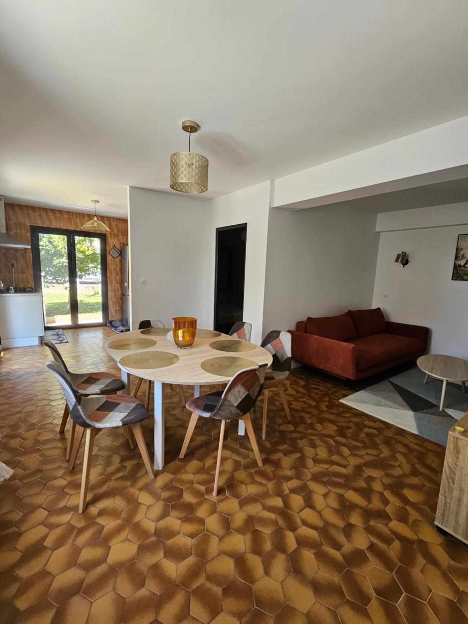 Appartement F3 Meuble Et Equipe Saint-Cyprien  Eksteriør billede